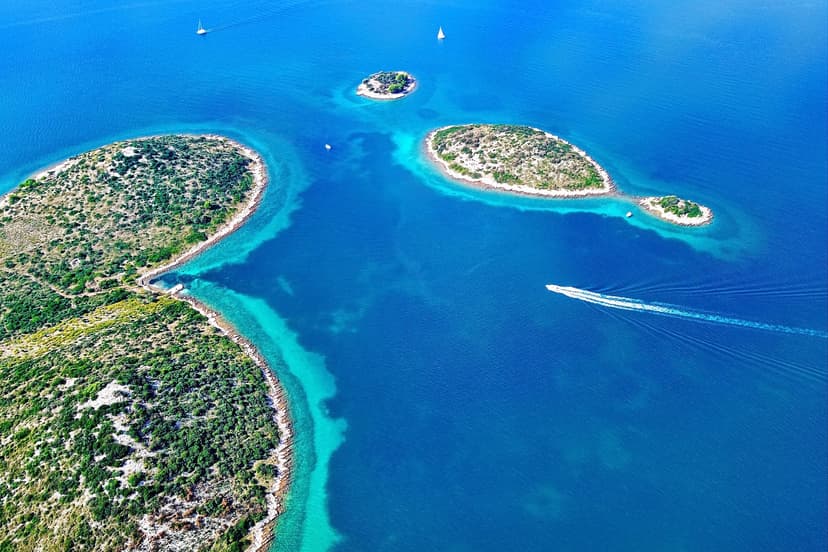 G-mediterranean-islands-and-coastline