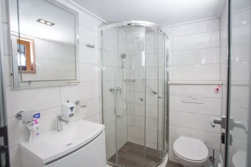 Badezimmer mit Mondlicht