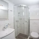 Badezimmer mit Mondlicht