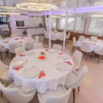 Mondlicht im Esszimmer