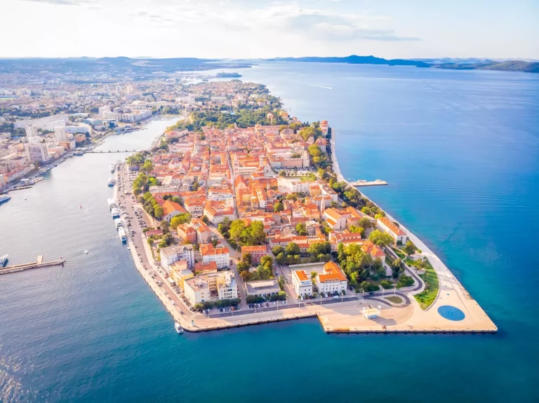 Luchtfoto van Zadar in de zomer, Kroatië