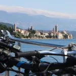 Kroatisch landschap met fietsen