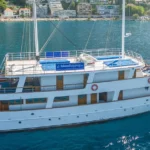 Motorsegler romantica premium schiff inselhuepfen kroatien