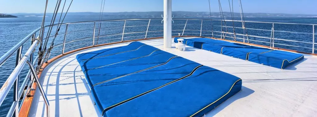 Sonnendeck motorsegler romantica premium schiff inselhuepfen kroatien