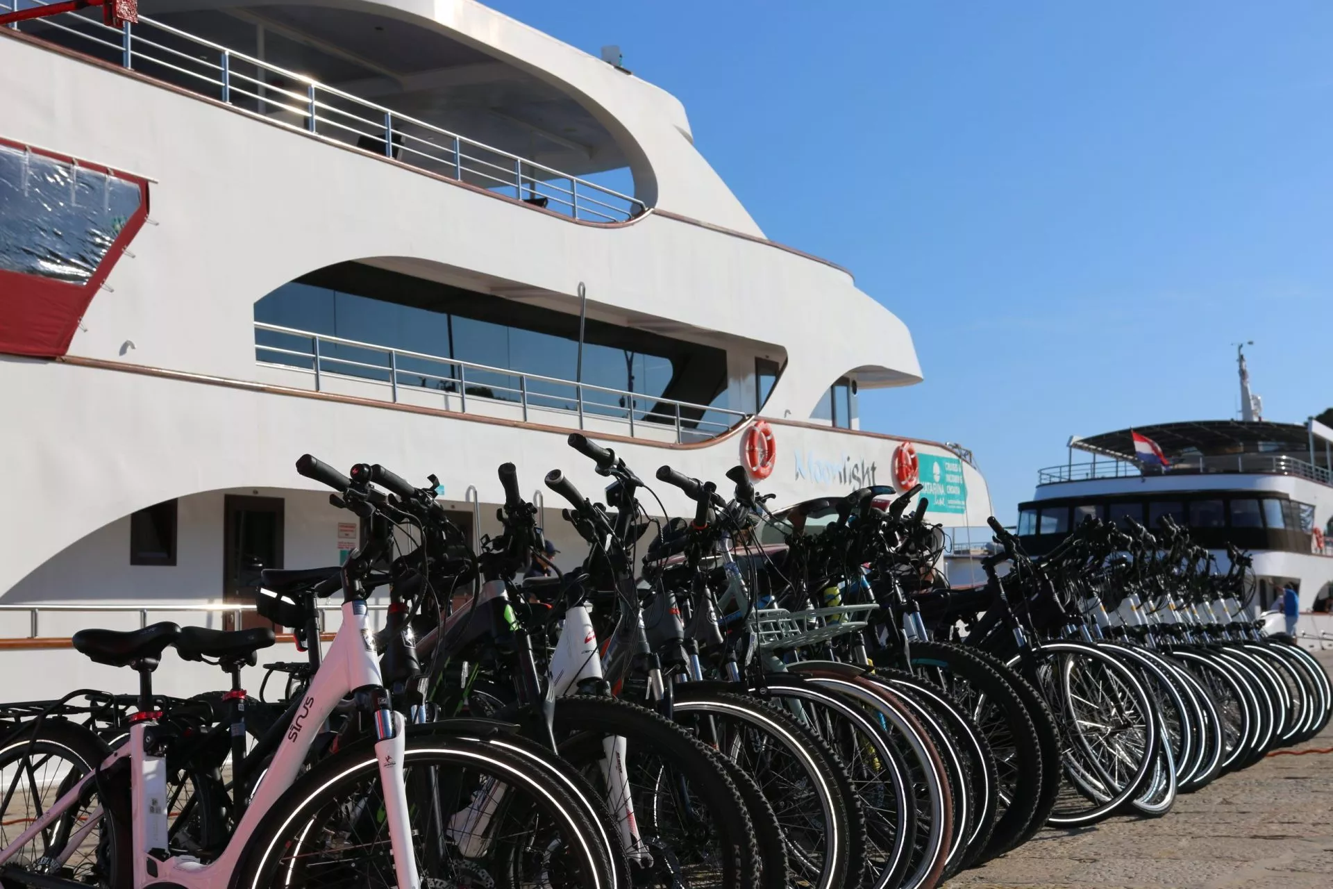 Start of the boat and bike tour