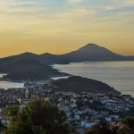 Uitzicht op Mali Lošinj vanaf uitkijkpunt