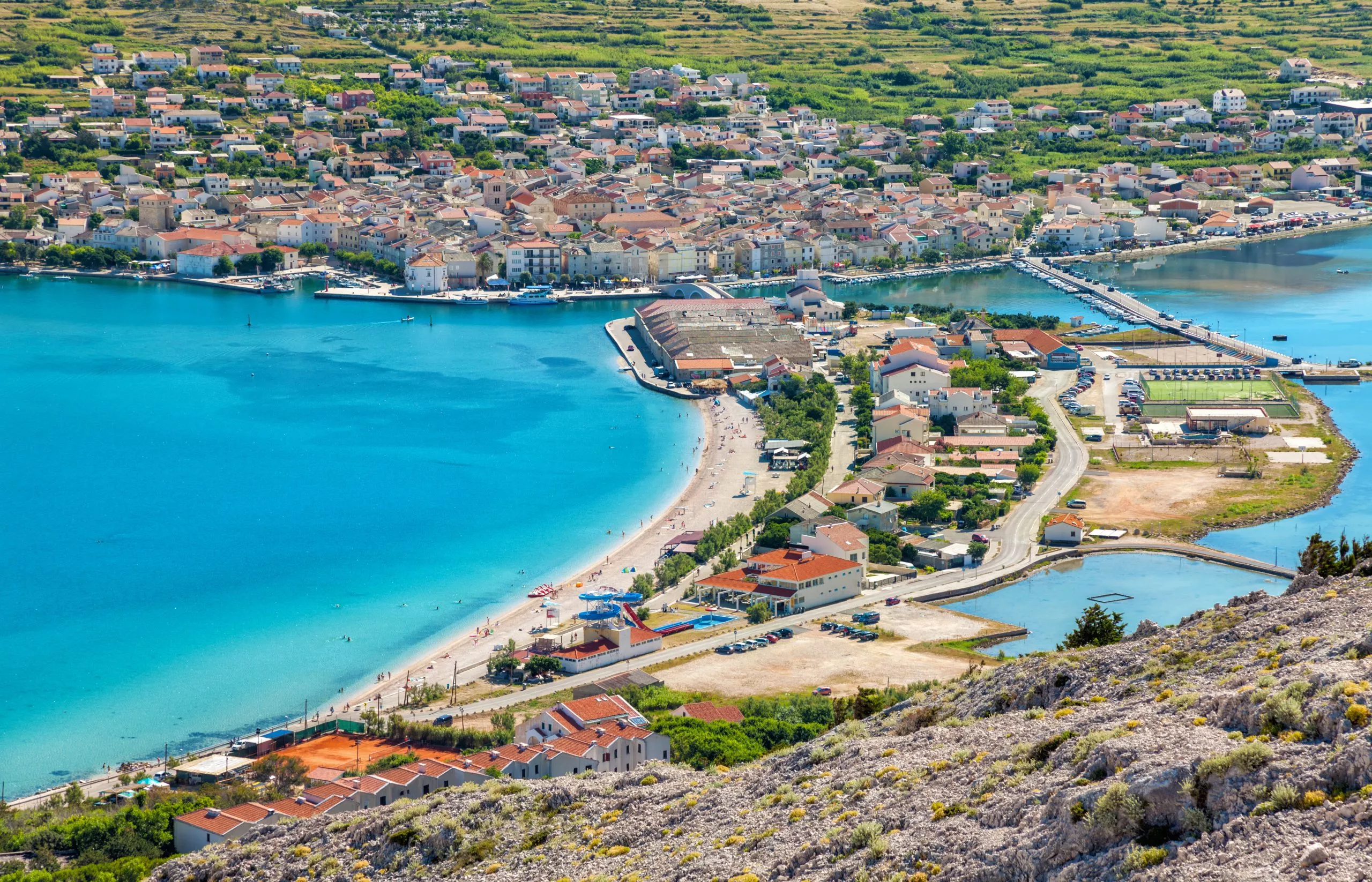 Luchtfoto van het Kroatische eiland Pag